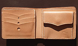 レザークラフト教室（革手縫い教室）・革二つ折り財布